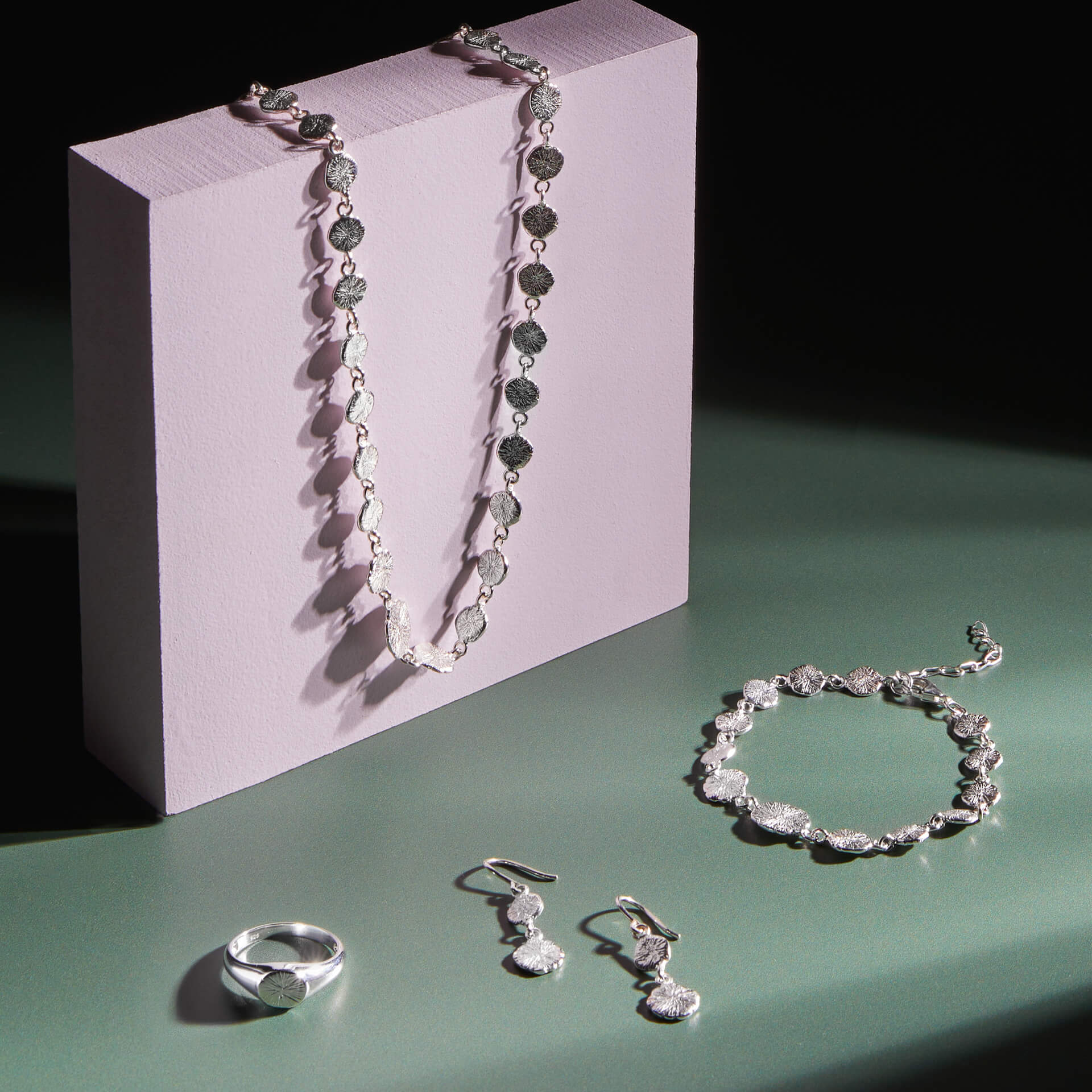 Beginnings Spray Textured Discs Necklace