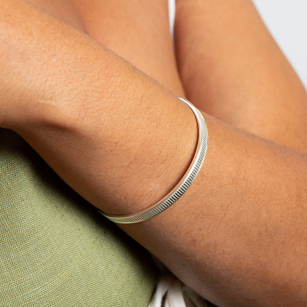 Beginnings Ridged Spinner Bangle