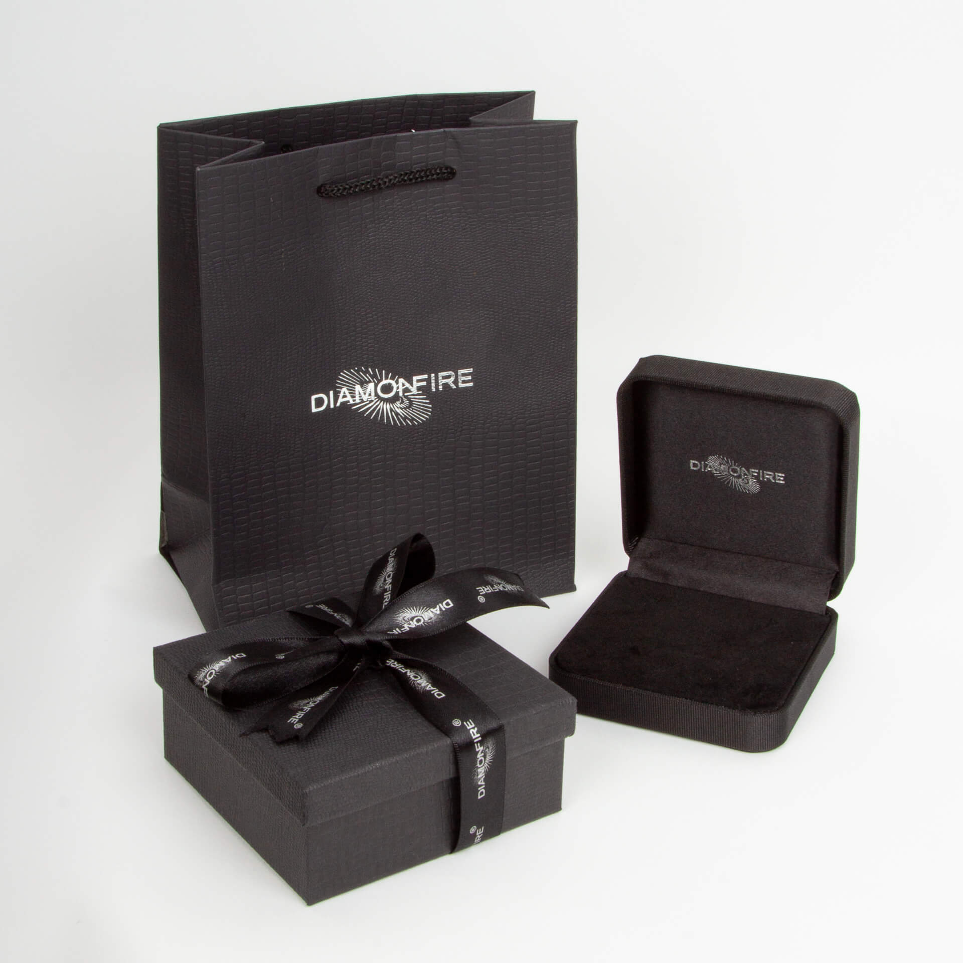 Diamonfire Shell Pearl Station Necklace